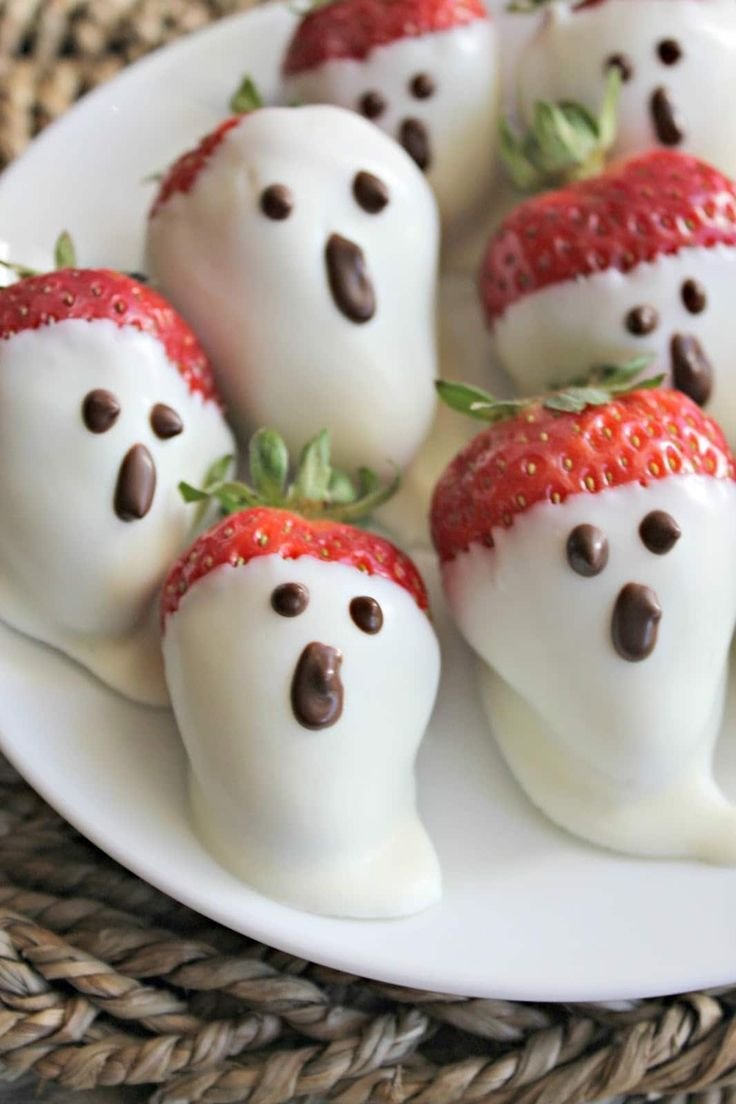 Delicious and Easy Halloween Treats for the Whole Family - Pizzazzerie