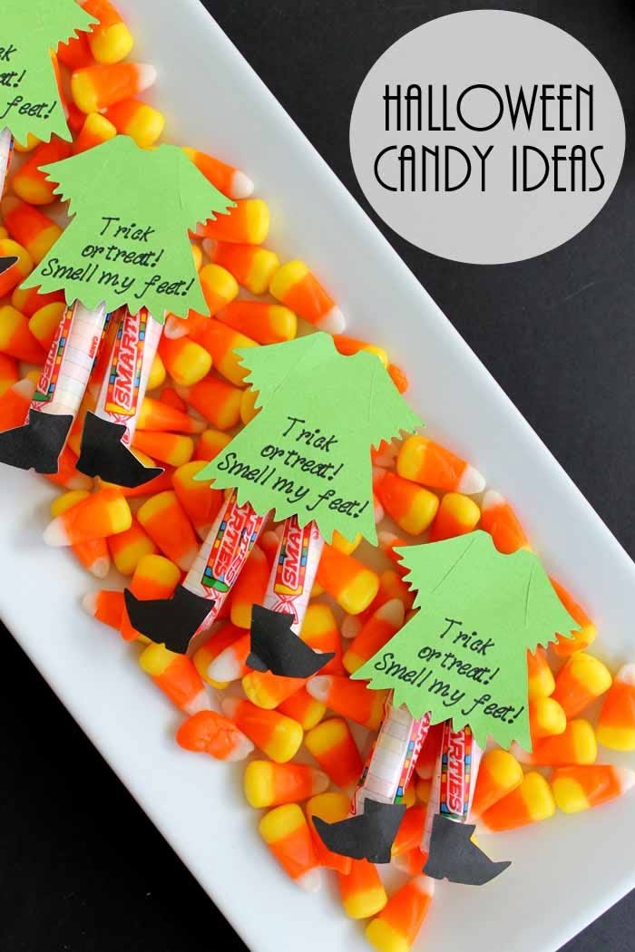 Spooky Witch Legs: Fun Halloween Candy Idea | Игры на хэллоуин, Creative halloween treats, Diy halloween treats
