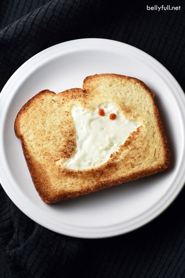 Ghost Toast for Halloween Breakfast | Halloween french toast for kids, Easy halloween breakfast, How to make ghost toast