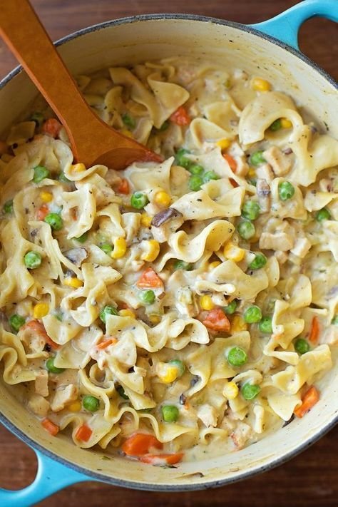 One-Pot Creamy Chicken Pot Pie Noodles Recipe | Easy chicken pot pie noodles, Chicken pot pie with noodles, Dinner recipes