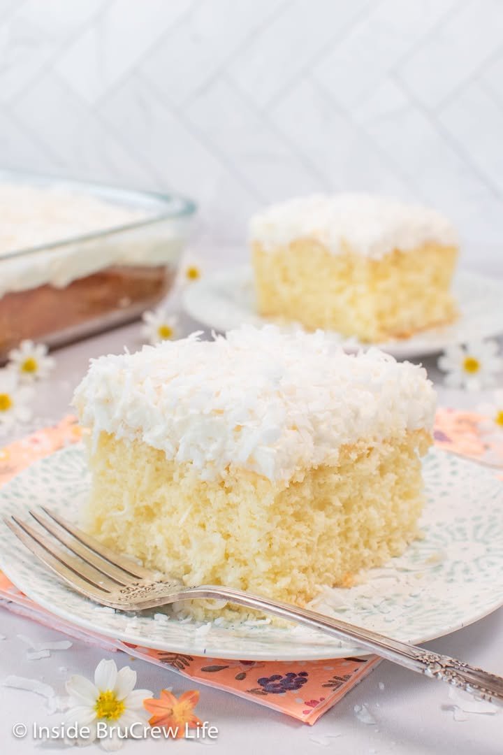 Homemade Coconut Cake! 🥥 Full of sweet coconut flavor and topped with a creamy coconut frosting.

💕 Comment CAKE below to have this recipe sent to you!