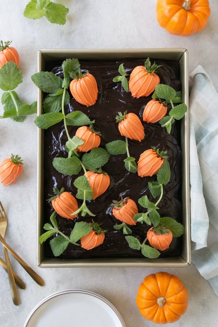 Pumpkin Patch Cake | California Strawberries