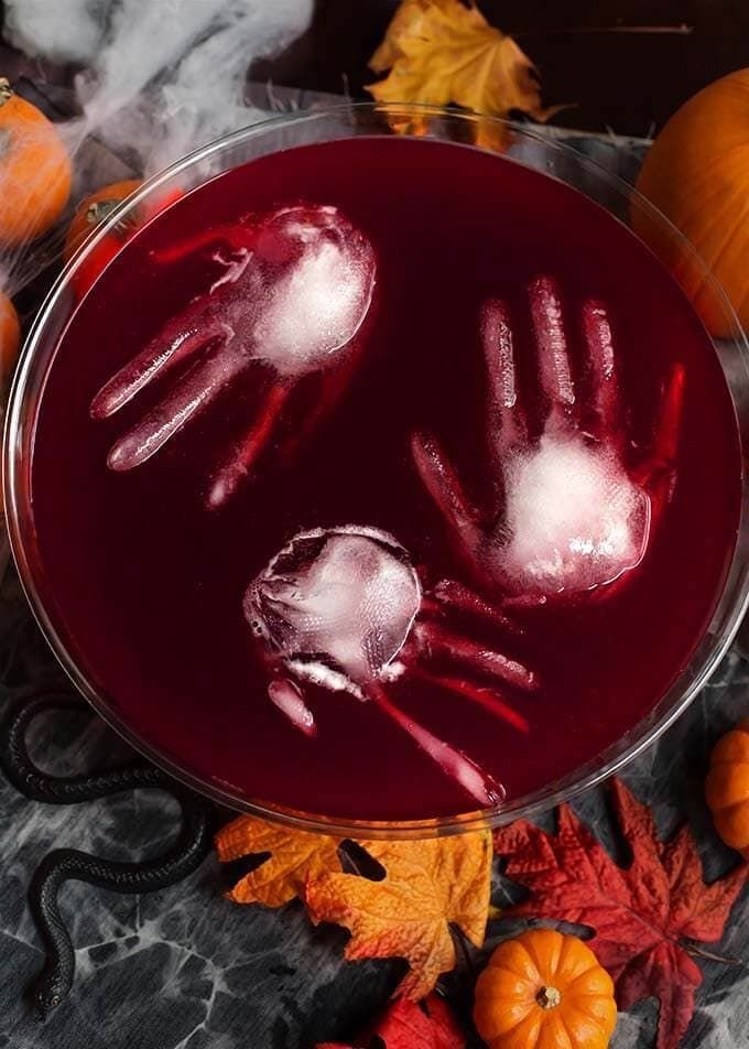 Spooky Halloween Party Punch | Halloween themed punch, Punch for halloween party, Spooky halloween punch