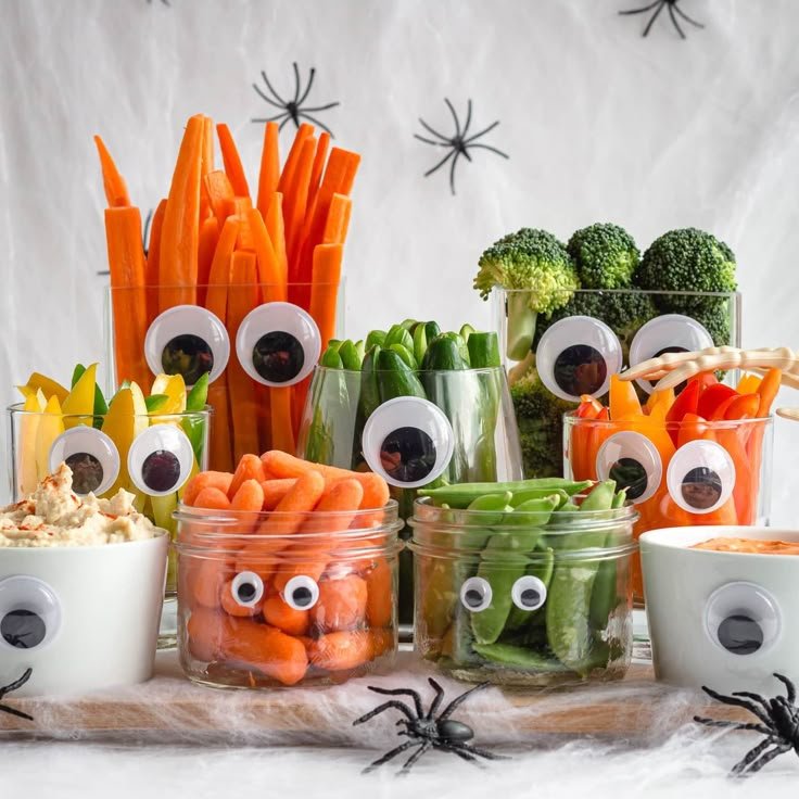Monster Halloween Veggie Tray | Fun halloween appetizers, Halloween appetizers easy, Halloween party kids