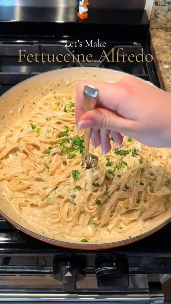 Simple Alfredo Pasta