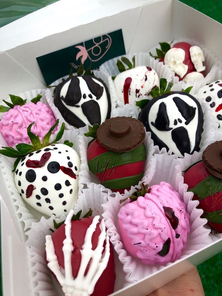 Delicious Halloween Treats: Chocolate Covered Strawberries | Zombie strawberries, Ghostface strawberries, Jason chocolate covered strawberries