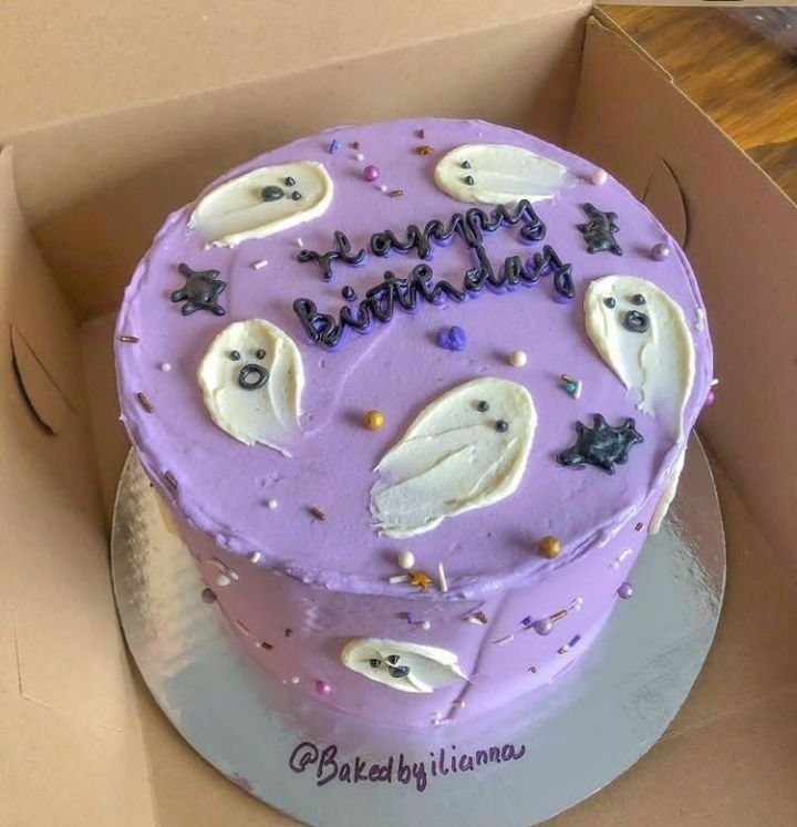 Cute Halloween Cake for Birthday Celebration | October cakes birthday, Cute spooky birthday cake, Purple halloween cake