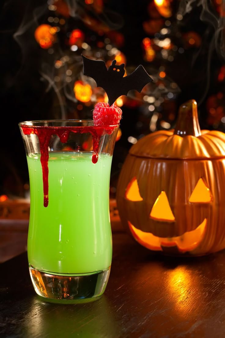 Halloween-Bowle: 4 genial-gruselige Rezepte für eure Party