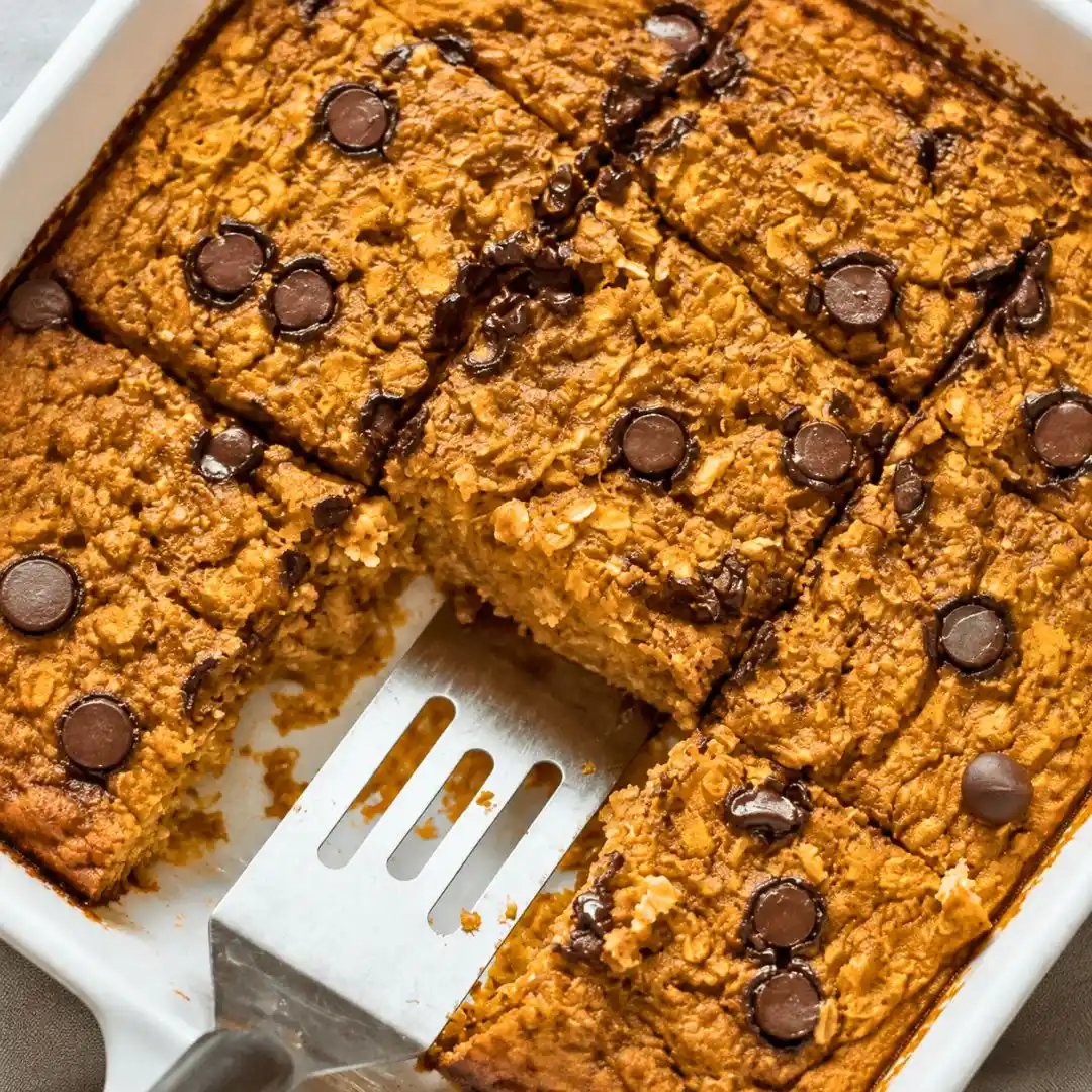Easy Healthy Pumpkin Baked Oatmeal for Breakfast