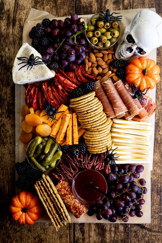 Halloween Charcuterie Board Ideas | Halloween charcuterie board ideas easy, Halloween food ideas, Halloween food for party