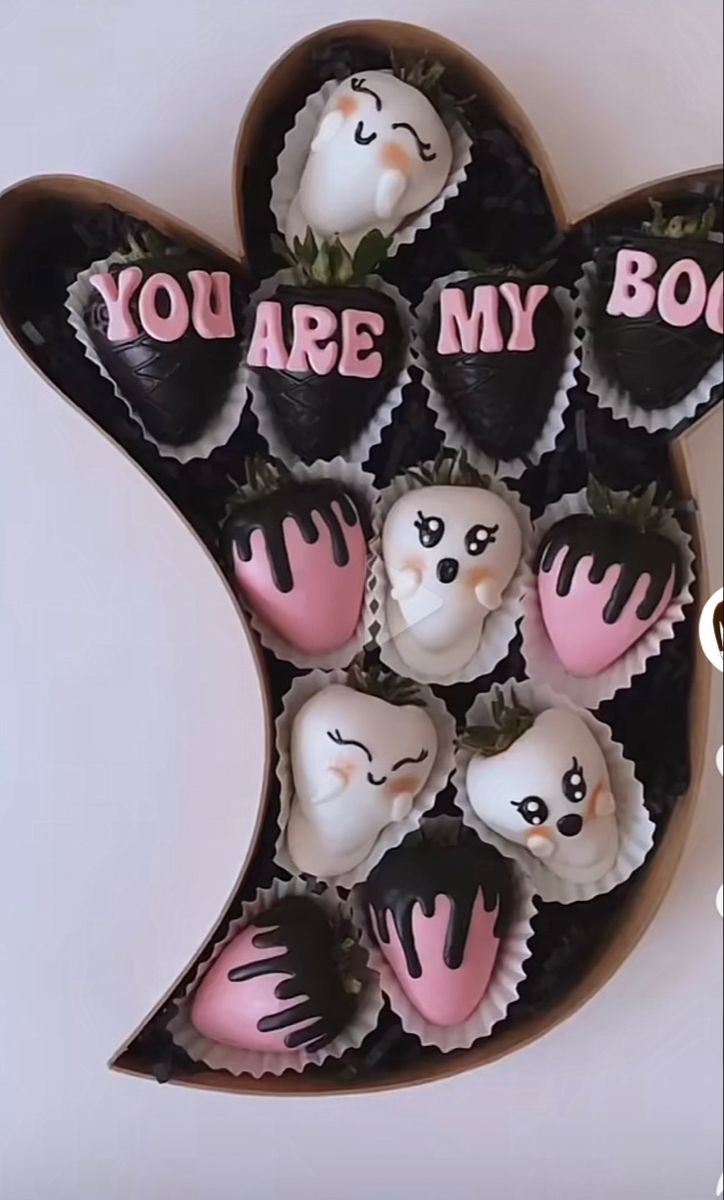 Halloween Chocolate Treats | Strawberry chocolate covered ideas, Chocolate covered things, Spooky season treats