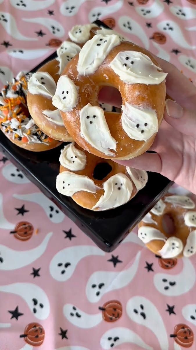32K views · 226 reactions | Ghost Donuts👻Frosting on donuts but make it spooky! Adding frosting in the shape of ghosts is a simple way to make glazed donuts ready for Halloween✨. All you need is donuts, vanilla frosting and Betty Crocker writing gel....