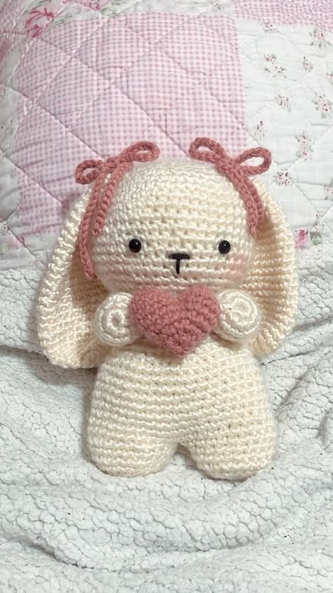 15 Cute Crochet Bunny Patterns to Make – Easy Amigurumi Tips | Totoro crochet, Mode crochet, Bag crochet