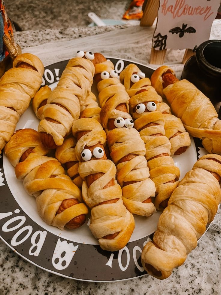 Halloween mummydogs