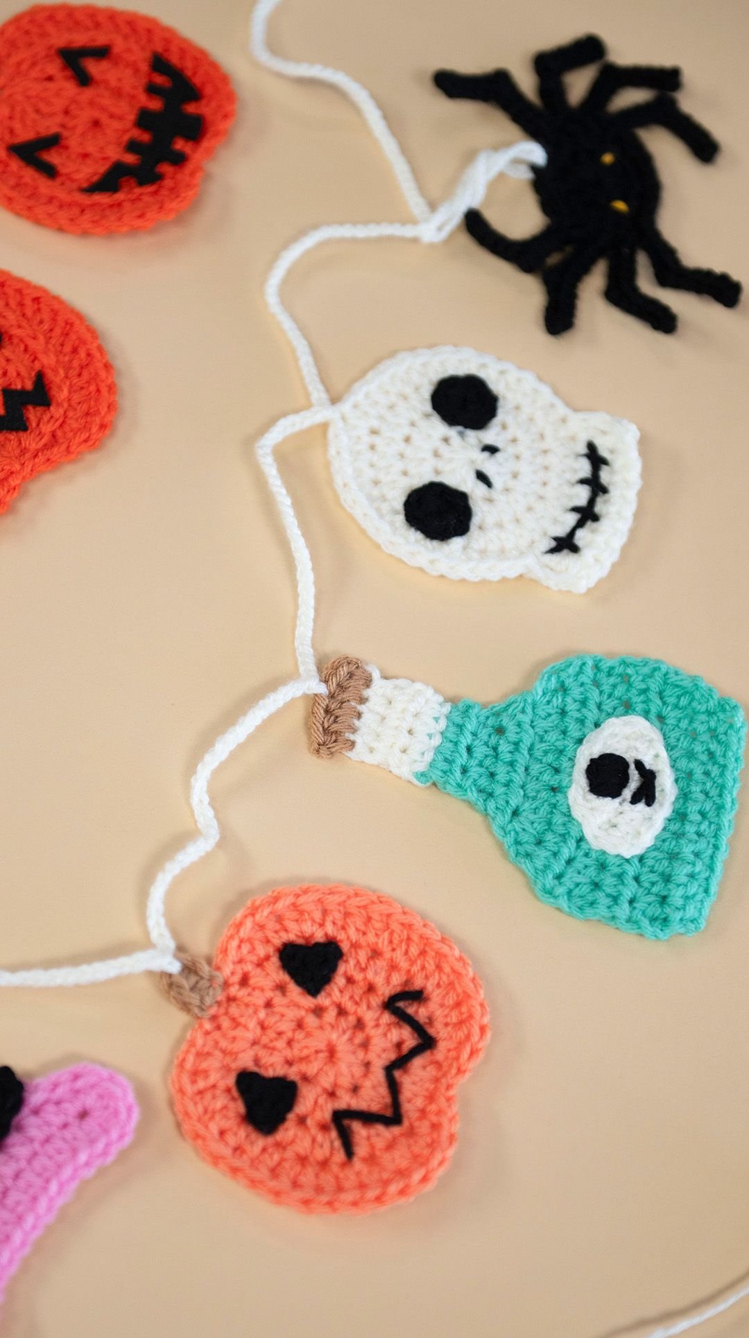 Crochet Halloween Appliqués for Spooky Crafts 6 Crochet Halloween Appliqués