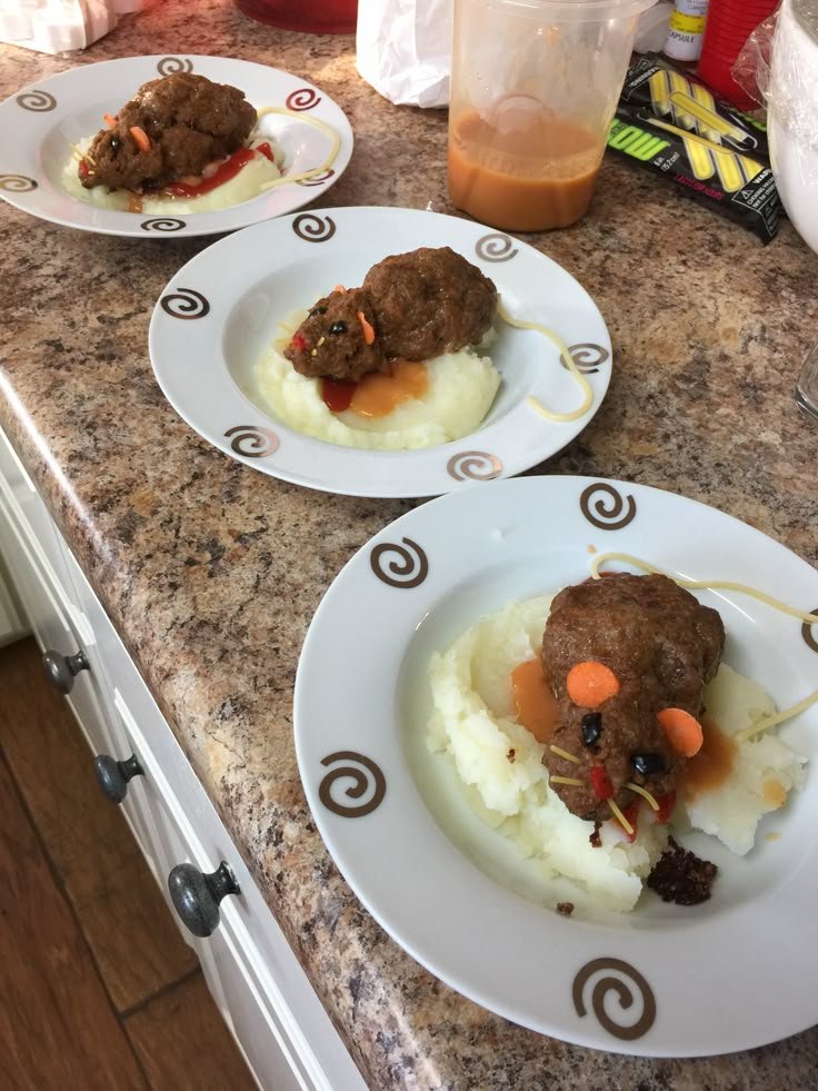 Halloween food main dish | Halloween easy dinner ideas, Creepy dinner ideas, Spooky food
