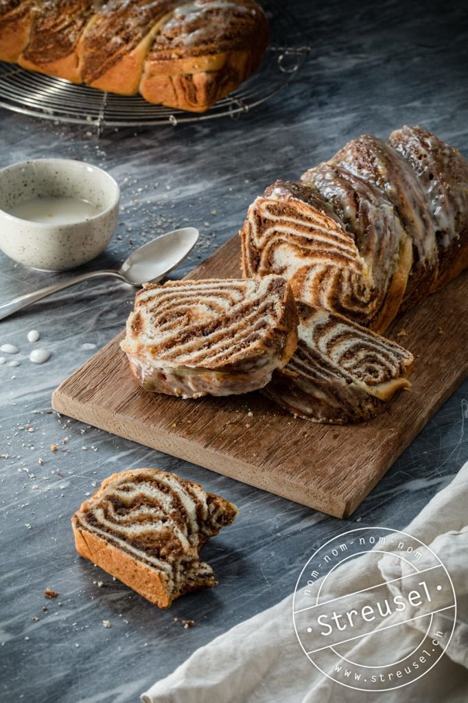 Nussstollen / Nusszopf – Rezept von Streusel