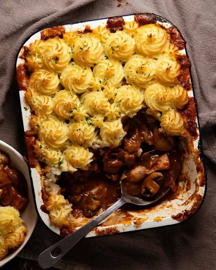 Tarte au Poulet et Champignons avec Pommes de Terre Duchesse