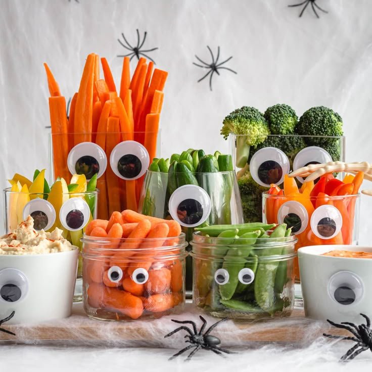 Monster Halloween Veggie Tray | Fun halloween appetizers, Halloween appetizers easy, Halloween party kids
