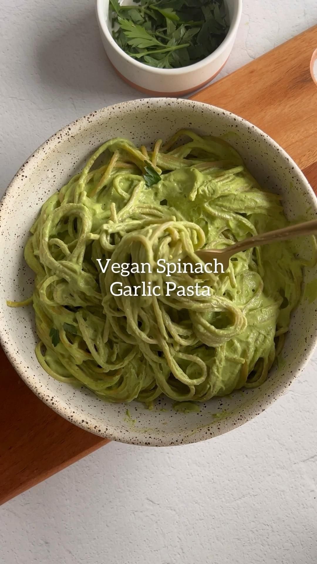 Vegan spinach garlic pasta