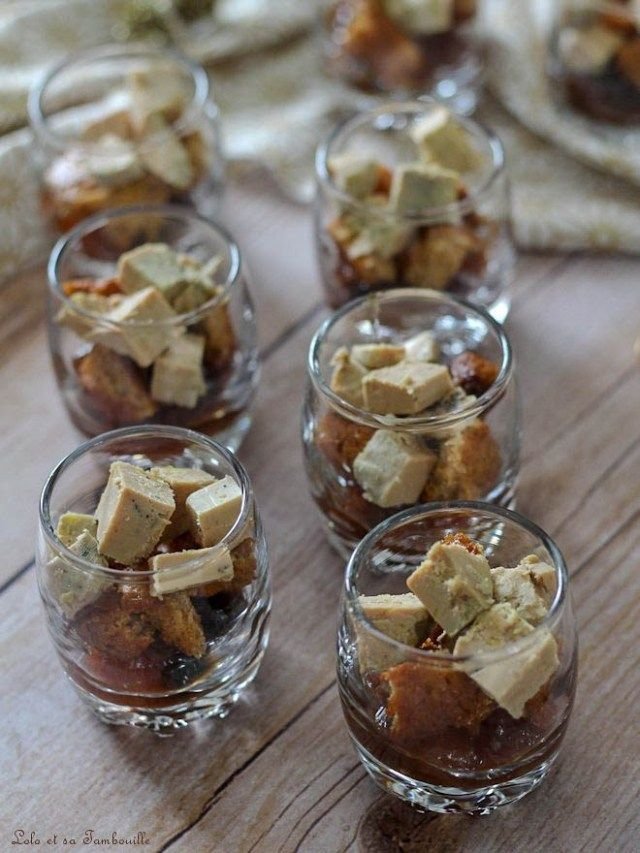 Verrines de foie gras, poires & pain d'&eacute;pices | Recette | Verrine foie gras No&euml;l ap&eacute;ro, Foie gras pain d'&eacute;pice, Recette verrine ap&eacute;ro