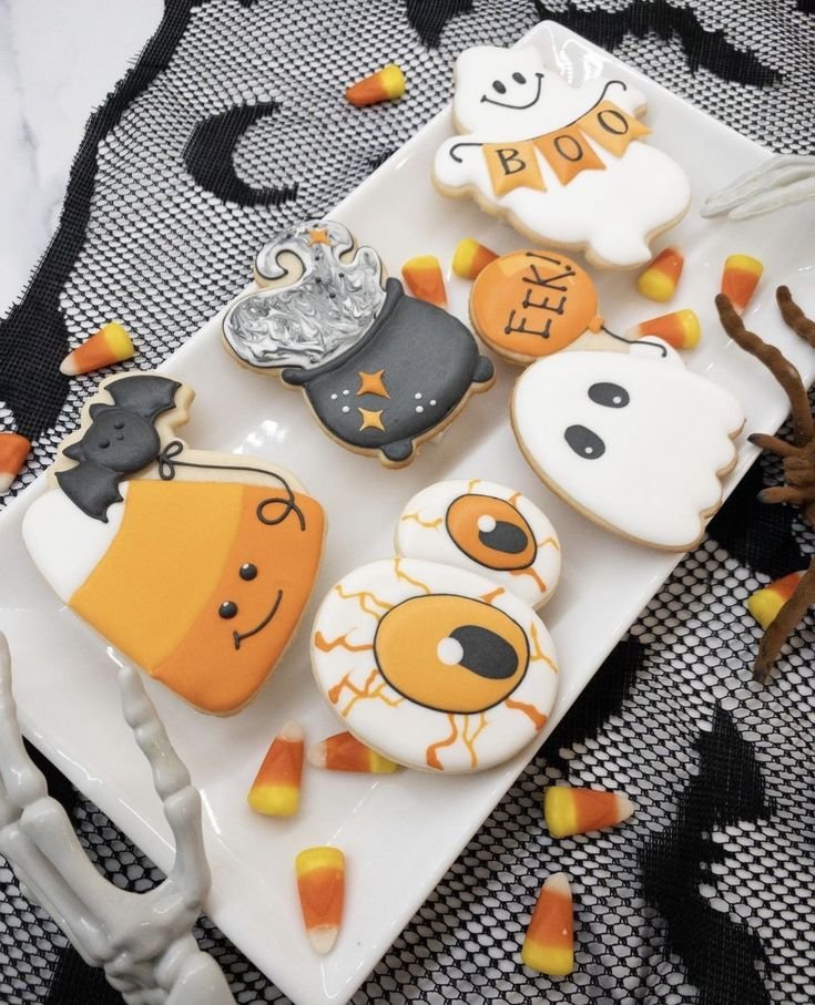 Spooky Halloween Cookies | Simple halloween sugar cookies decorated, Cute halloween cookies royal icing, Cute halloween cookies decorated