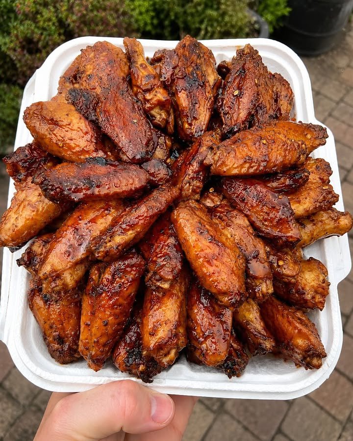 Ailes de poulet BBQ au miel collant