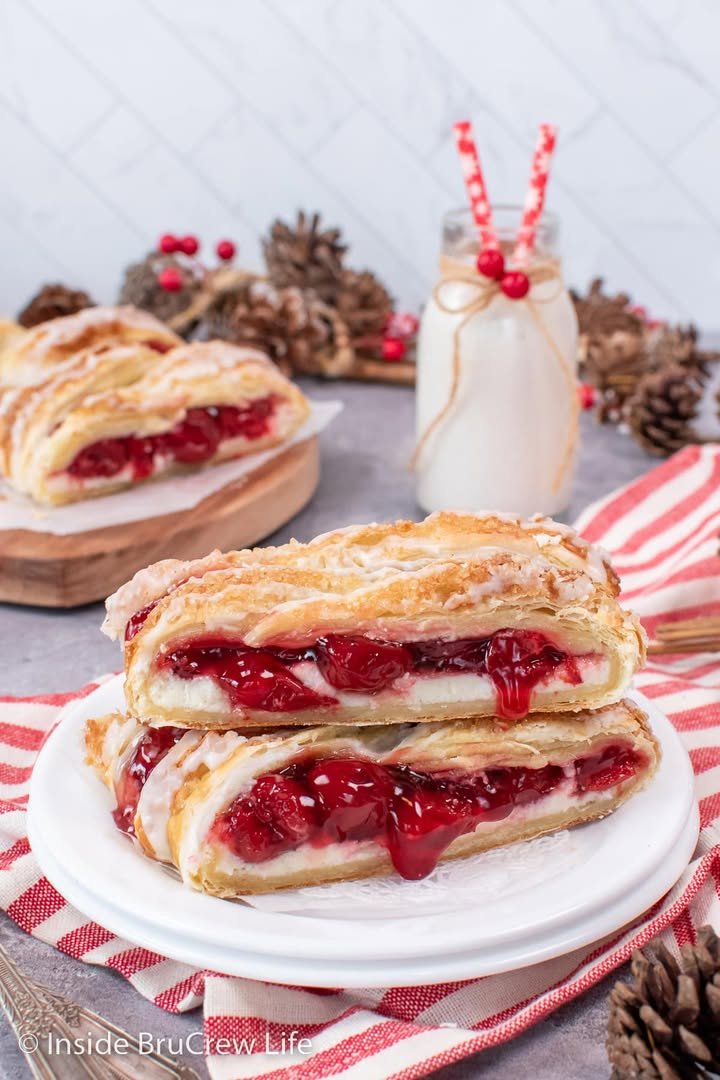 Cherry Danish! 🍒 Flaky pastry + creamy filling + sweet cherry pie filling = an amazing golden brown dessert!

💕 Comment CHERRY below to have this recipe sent to you!