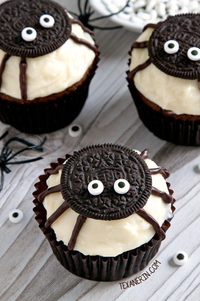 Spider Cupcakes for Halloween: Pumpkin Cupcake with Cream Cheese Frosting | Halloween cupcakes decoration easy, Easy halloween cupcake decorating ideas, Halloween treats easy