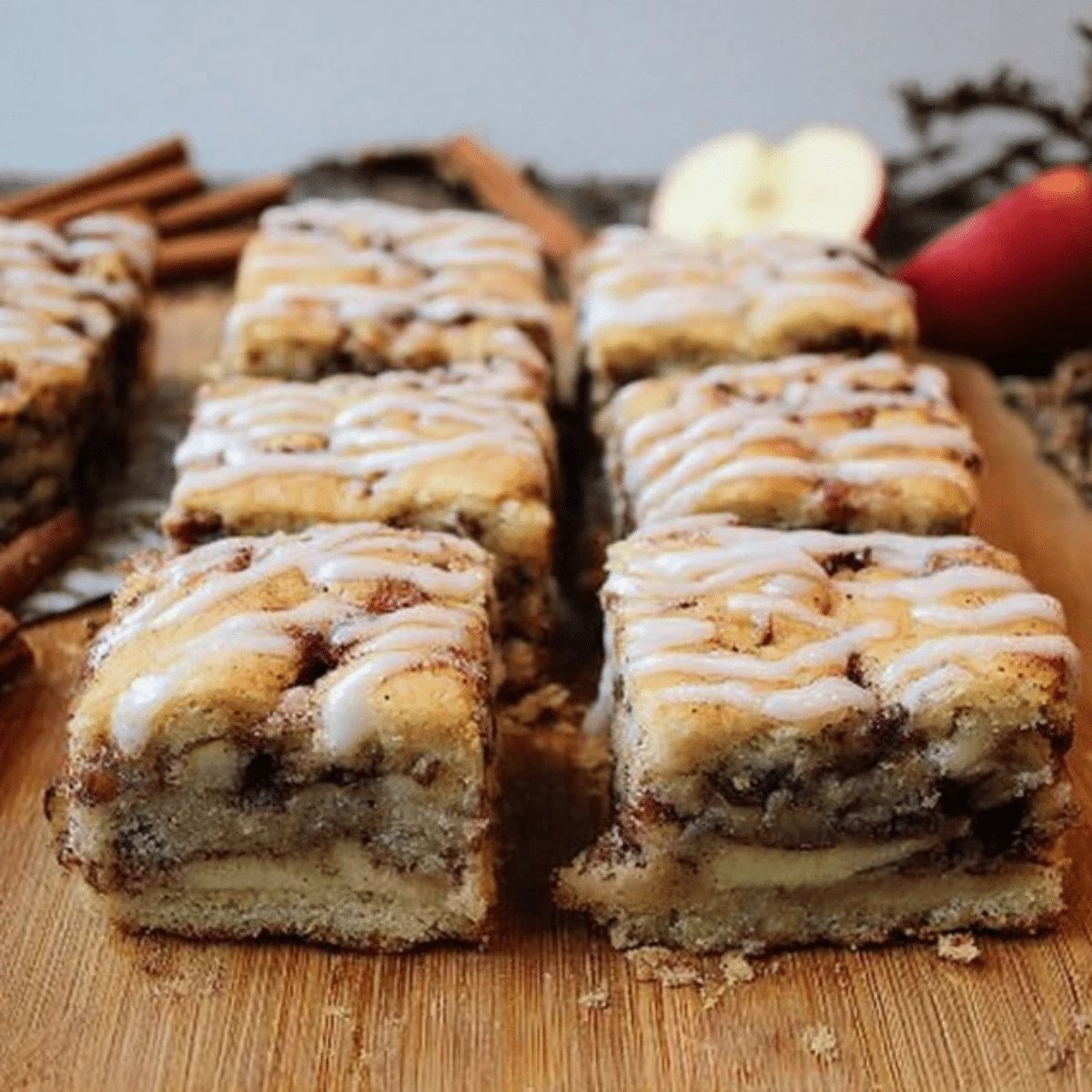 Apple Cinnamon Sheet Cake