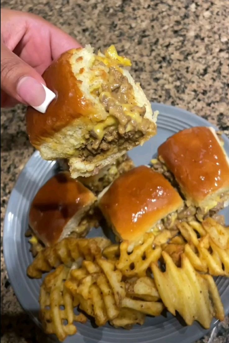 Cheeseburger sliders with fries | Food to eat with a cheeseburger, Cooking recipes for dinner, Soul food dinner