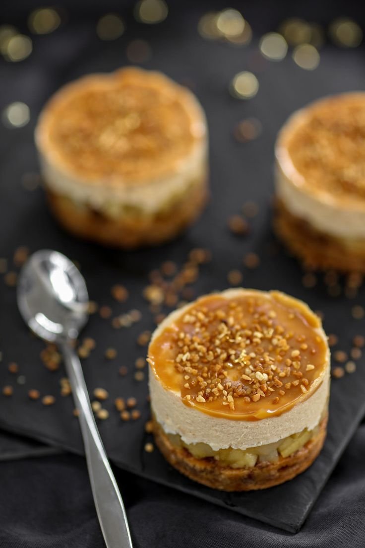 Dessert de pommes à la mousse de caramel sur pain d'épices - Les recettes de cuisine et mets