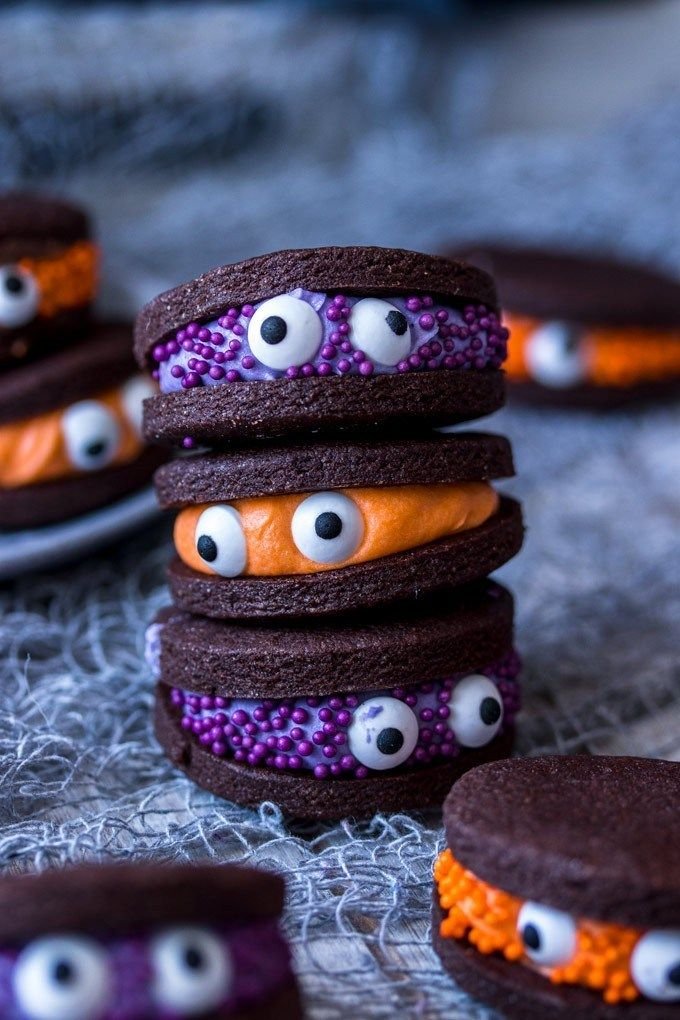 35 Easy Halloween Desserts That're Scary Good