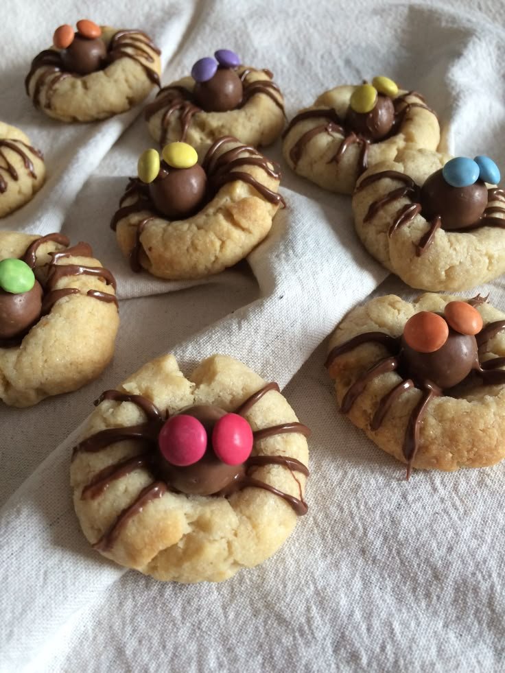 Biscuits araignées à la noisette - ilovechocolat
