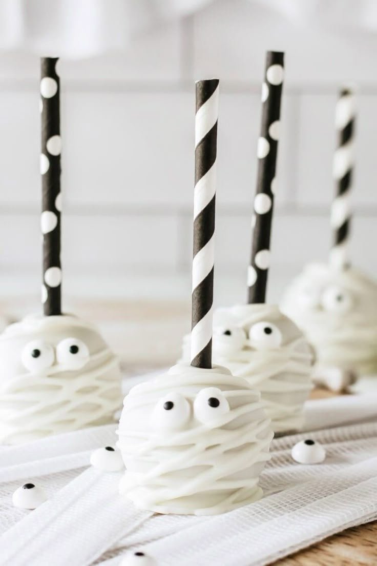 Mummy Cake Pops (Easy Halloween Cake Pops Recipe)