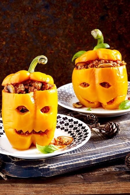 Gefüllte Paprika-Fratzen (Halloween),  #Gefüllte #Halloween #HALLOWENrecipes #PaprikaFratzen