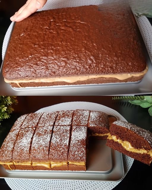 Kaffee Schokoladenkuchen mit Sahne Topping