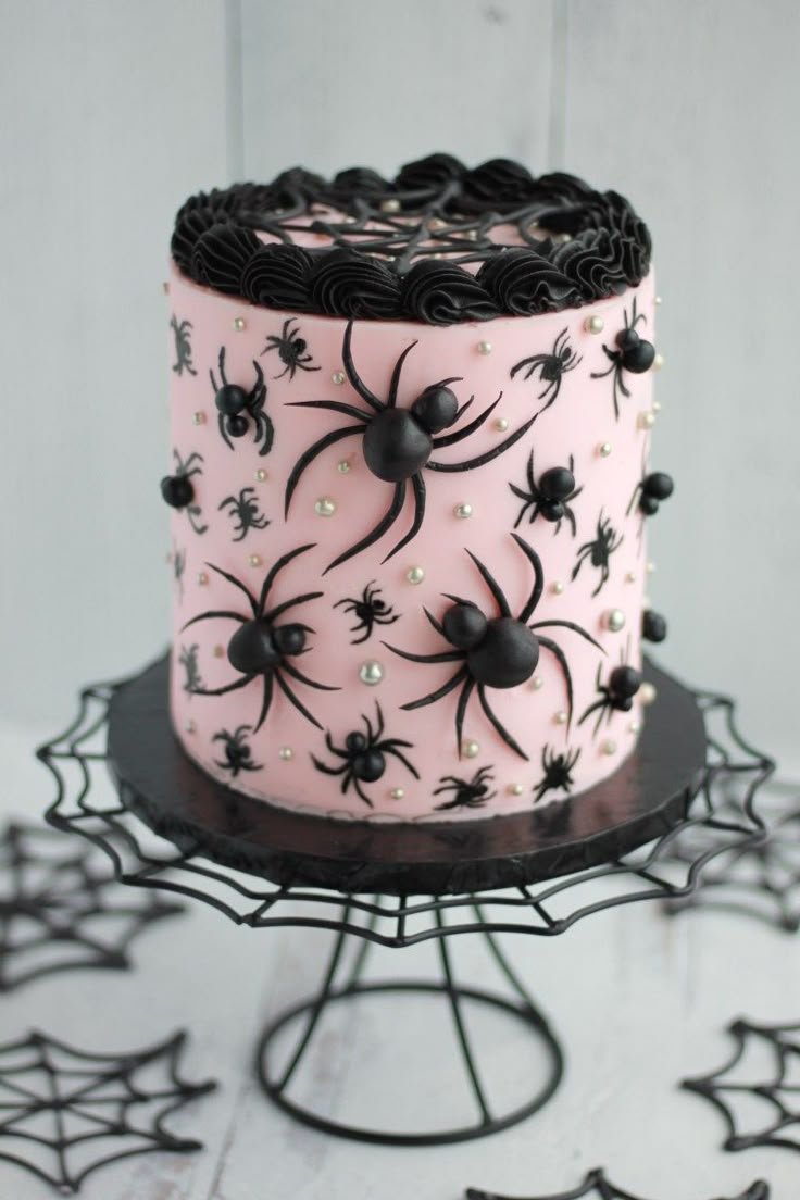 Spider Glam Cake - Baking with Blondie