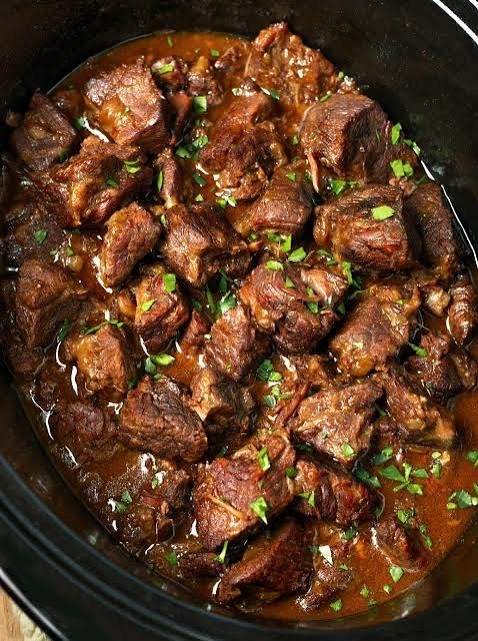 Crockpot Garlic Butter Beef Tips