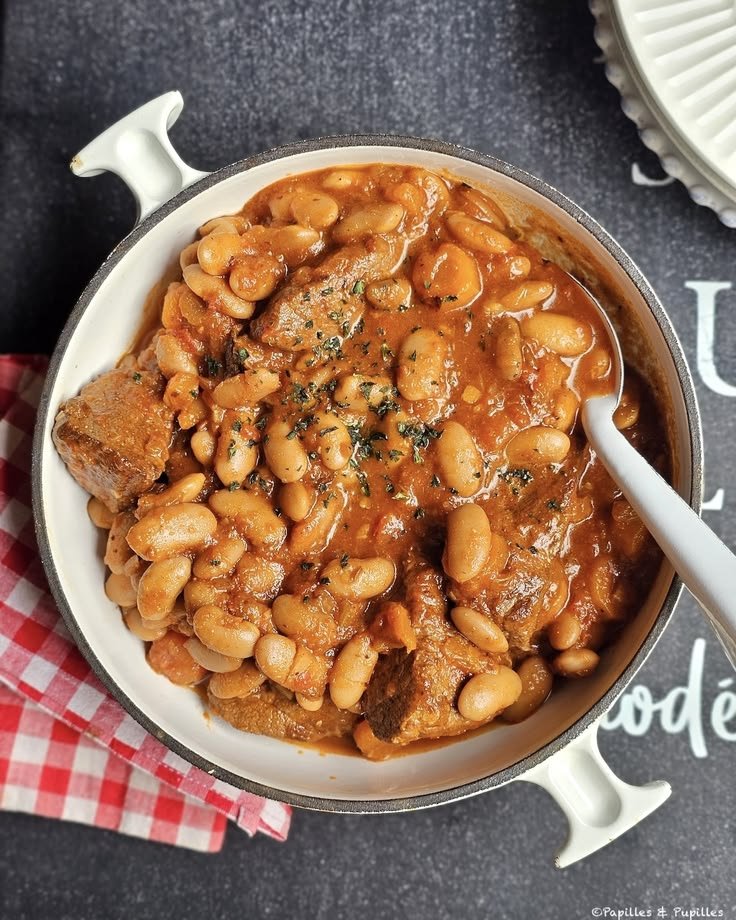 Loubia : bœuf mijoté aux haricots blanc, parfumé aux épices