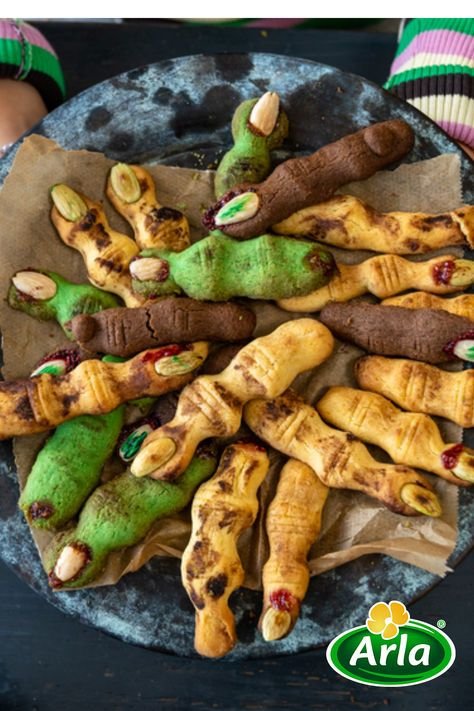 Halloween Hexenfinger Kekse | Gruselfinger zum Vernaschen | Arla | Opskrift | Græskar muffins, Mad til halloween, Græskar opskrifter