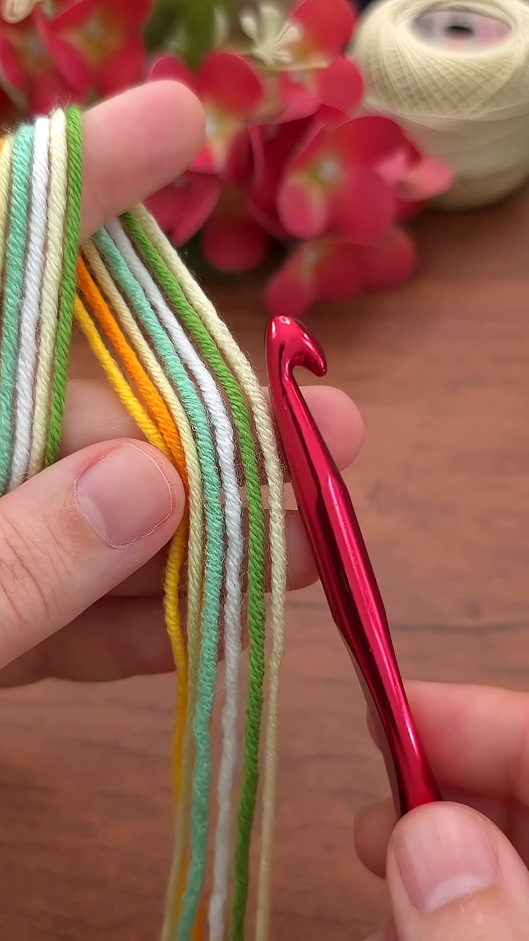 Warum hält sie gleichzeitig 4 Farben Garn? 🤯🧶