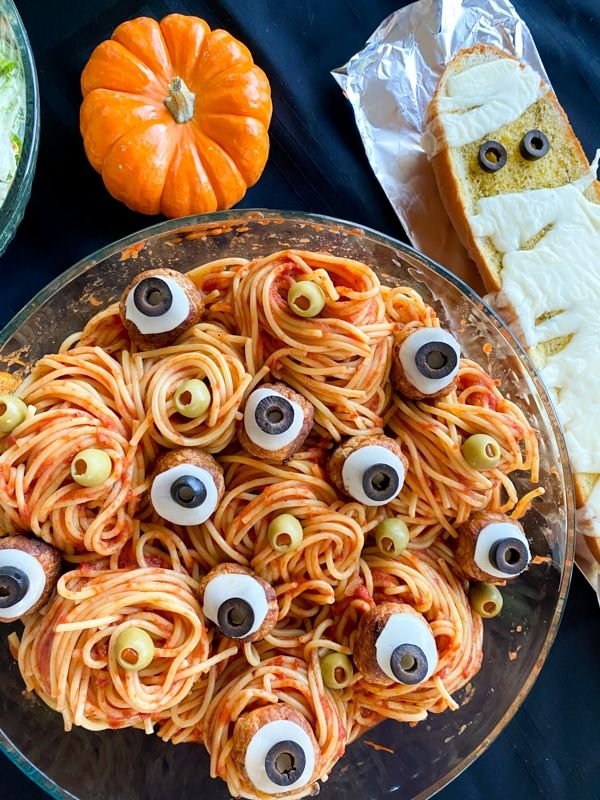 Halloween Dinner Ideas with Menu Plan | Halloween speisen, Halloween rezepte herzhaft, Halloween gerichte