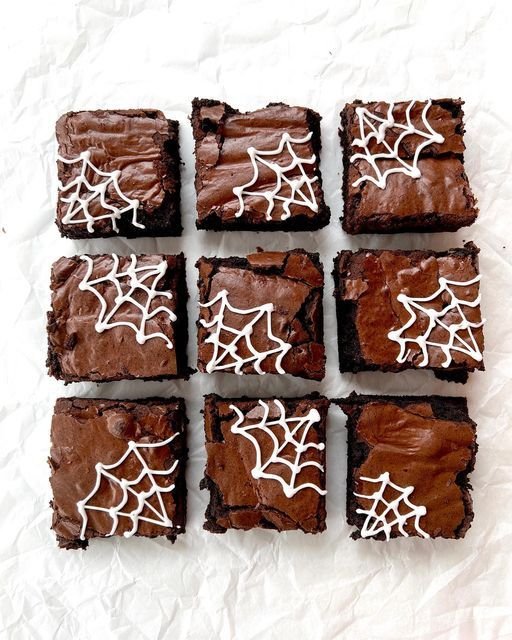 Spider Web Brownies - Perfect Halloween Treats | Brownies halloween, Spiderweb brownies, Halloween baking