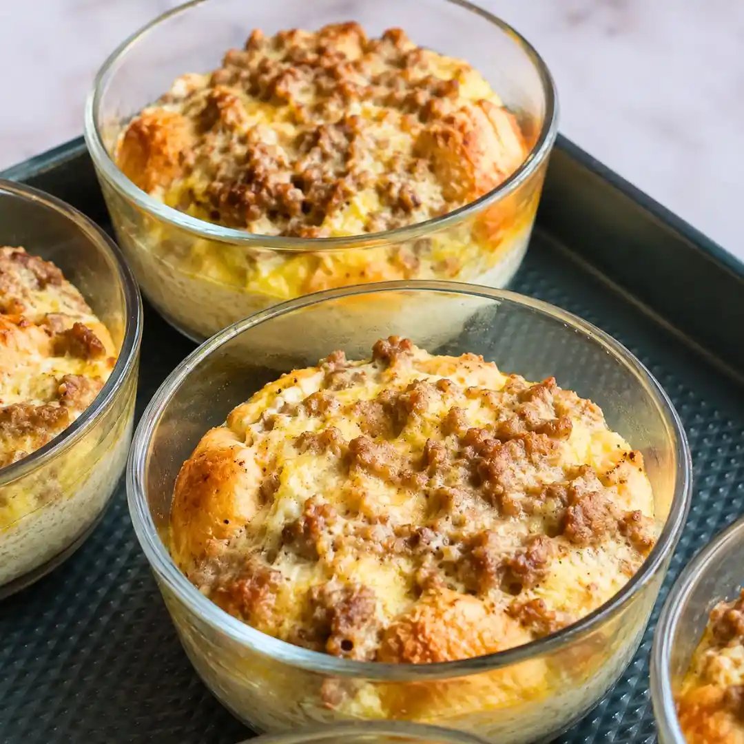 Meal Prep High Protein Biscuits & Gravy Breakfast Bowls