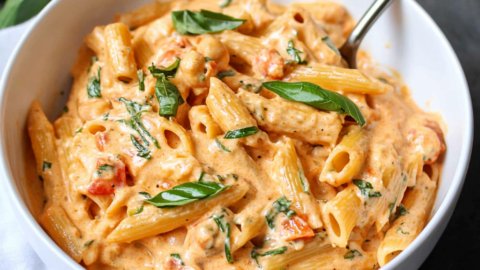 Creamy Vegan Cashew Tomato Pasta