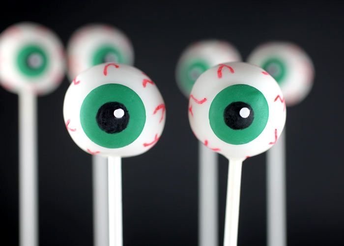Eye Ball Cake Pops