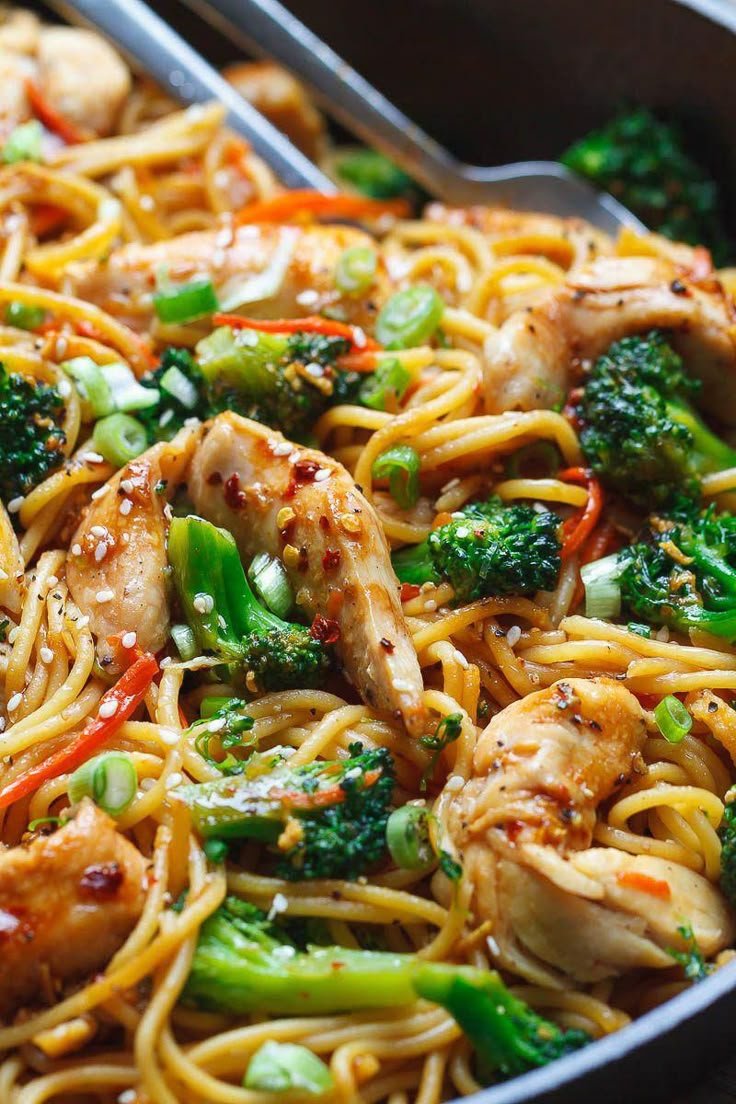 15-Minute Chicken Stir Fry Noodles – Chicken Stir Fry Pasta Recipe