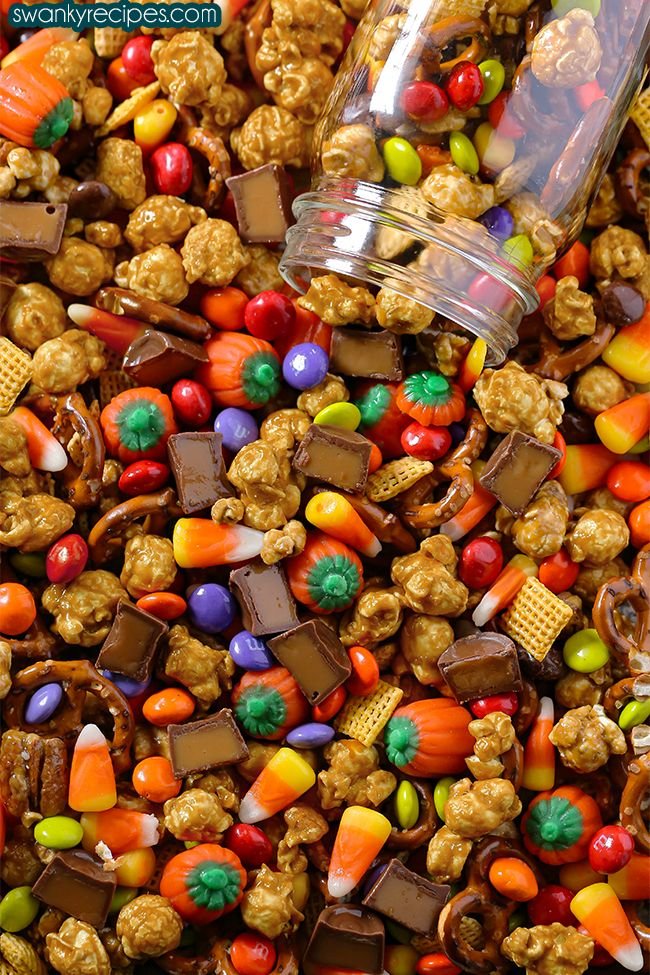Halloween Munch Chex Mix - Sweet and Salty Party Snack | Fall festival snack ideas, Fall candy salad, Halloween snack mix