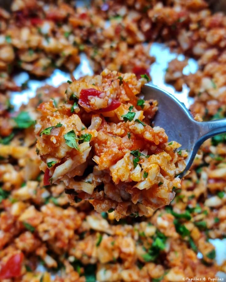 Riz de chou-fleur à la sauce tomate, cumin et citron vert